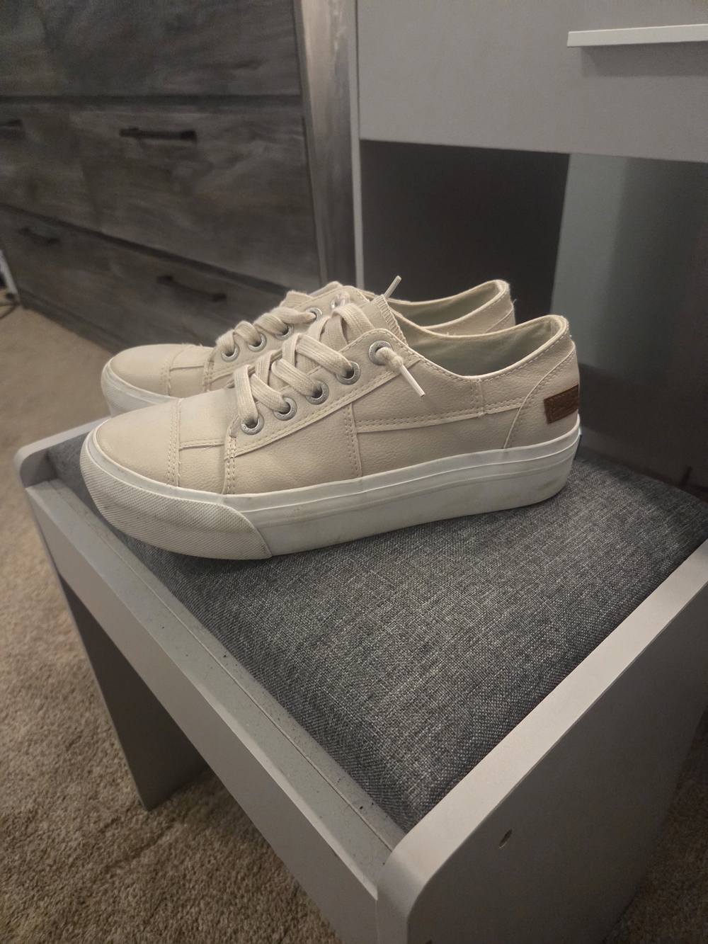 Ladies Cream Low-Top Canvas Platform Sneakers